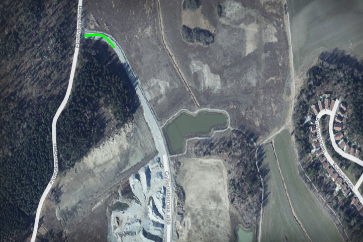 Flygfoto med grönt sträck som visar vilken del av vägen som öppnas upp.