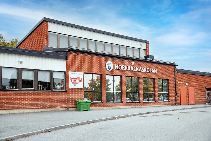 Bilden föreställer Norrbackaskolan som är en av de 14 fastigheter som Sigtuna kommun förvärvar av Rikshem.