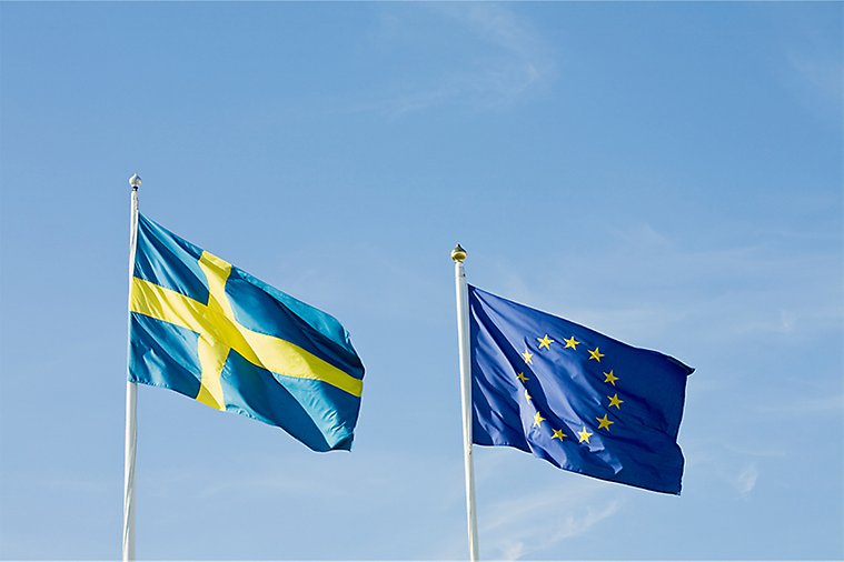 EU-flaggan och den svenska flaggan